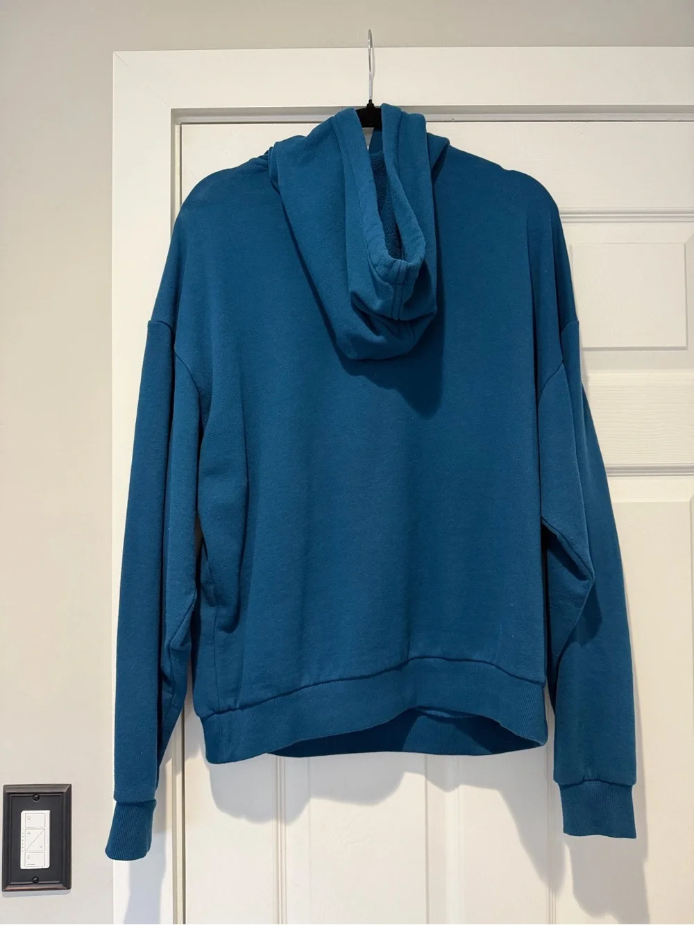 Auth. ✅ RARE ALO Yoga “Eclipse Blue” Accolade Hoodie Size Medium 💙
